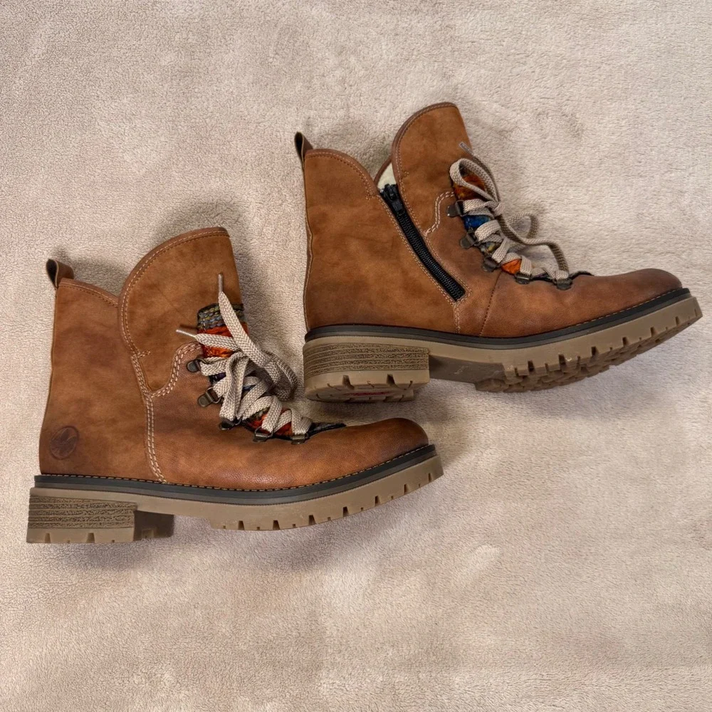 Rieker lace up